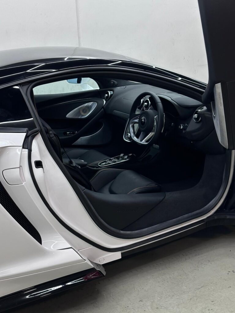 mclaren gt 2023 coupe - interiors